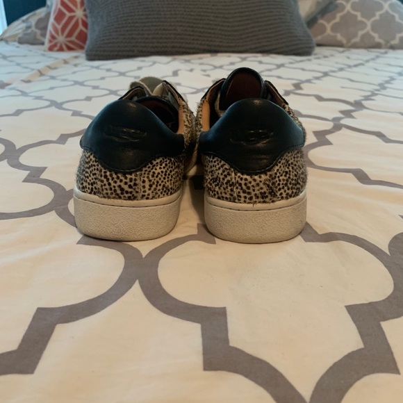 Leopard print Ugg shoes - Picture 4 of 5